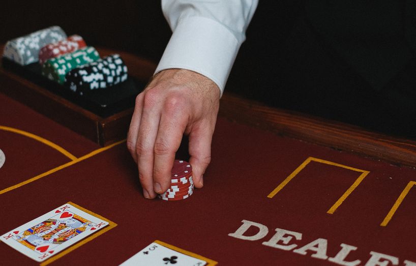 Online Casino: Spielautomaten und Live-Spiele im Überblick