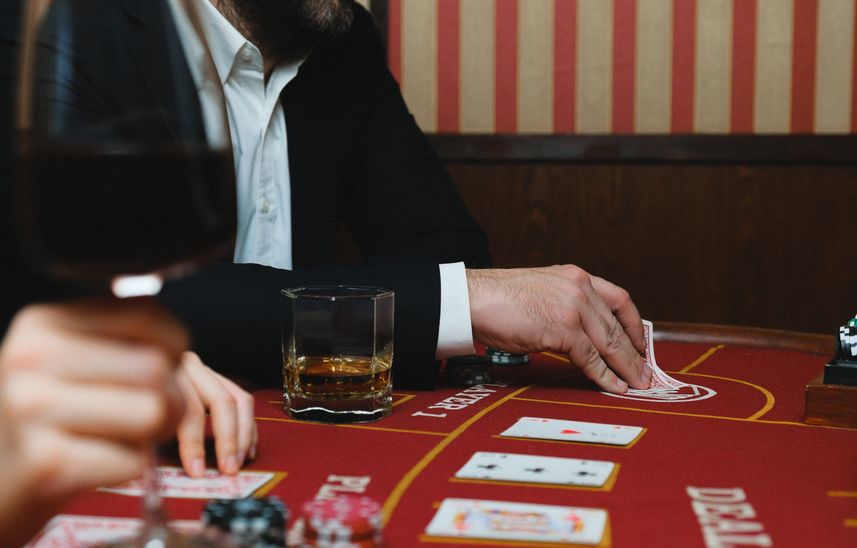 Online Casino: Spielautomaten und Live-Spiele im Überblick