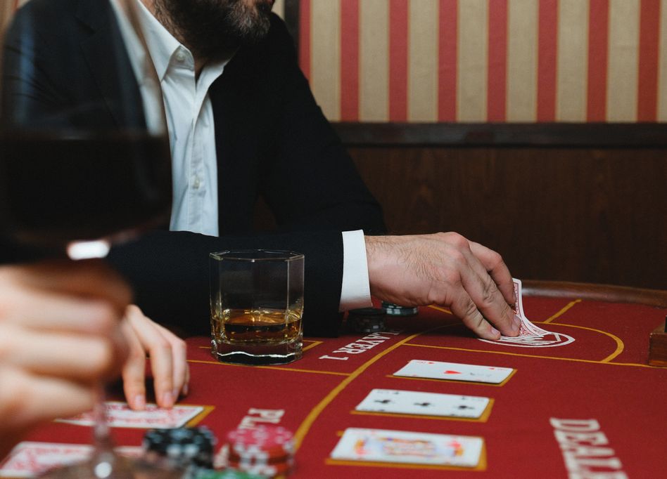 Online Casino: Spielautomaten und Live-Spiele im Überblick