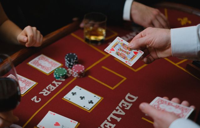 Online Casino: Spielautomaten und Live-Spiele im Überblick