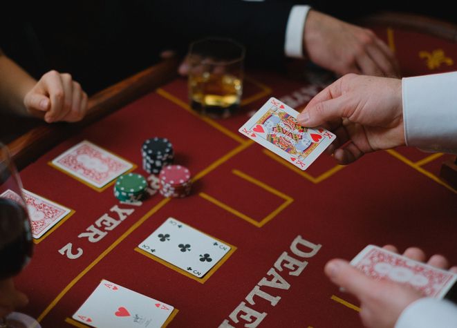 Online Casino: Spielautomaten und Live-Spiele im Überblick