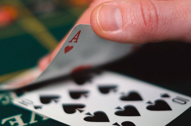 Online Casino: Spielautomaten und Live-Spiele im Überblick
