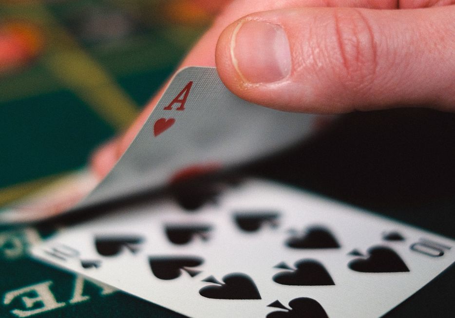 Online Casino: Spielautomaten und Live-Spiele im Überblick