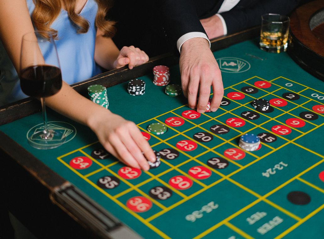 Online Casino: Spielautomaten und Live-Spiele im Überblick