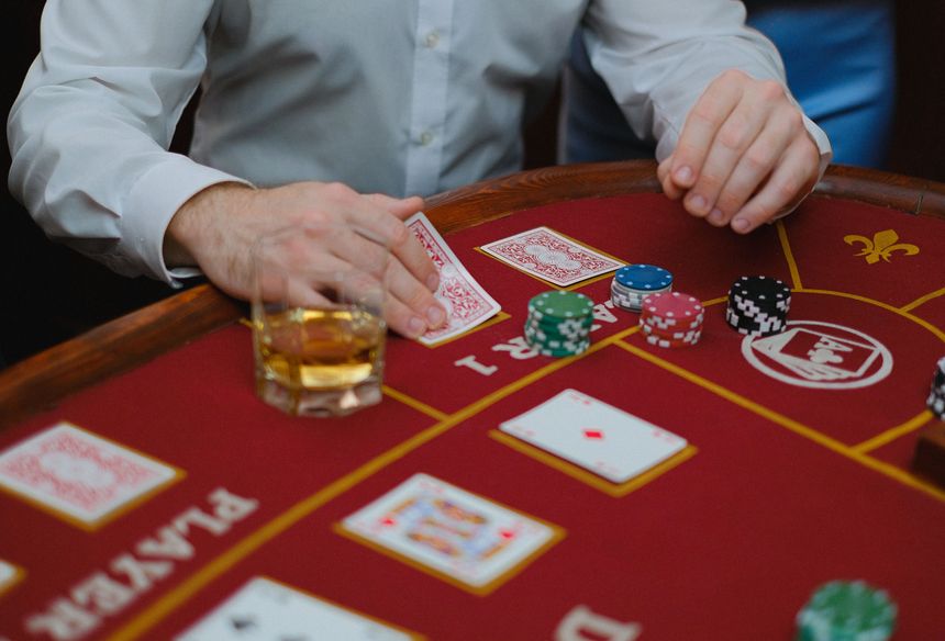 Online Casino: Spielautomaten und Live-Spiele im Überblick