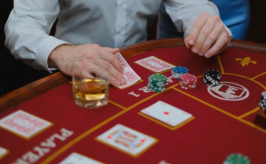 Online Casino: Spielautomaten und Live-Spiele im Überblick