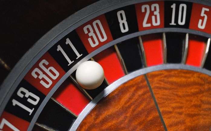 Online Casino: Spielautomaten und Live-Spiele im Überblick