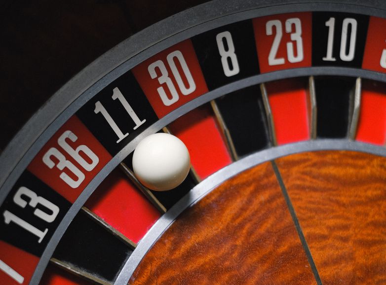 Online Casino: Spielautomaten und Live-Spiele im Überblick
