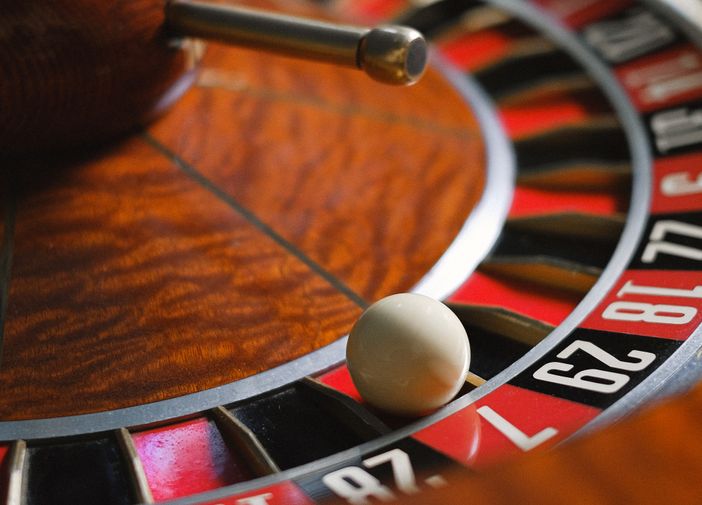 Online Casino: Spielautomaten und Live-Spiele im Überblick