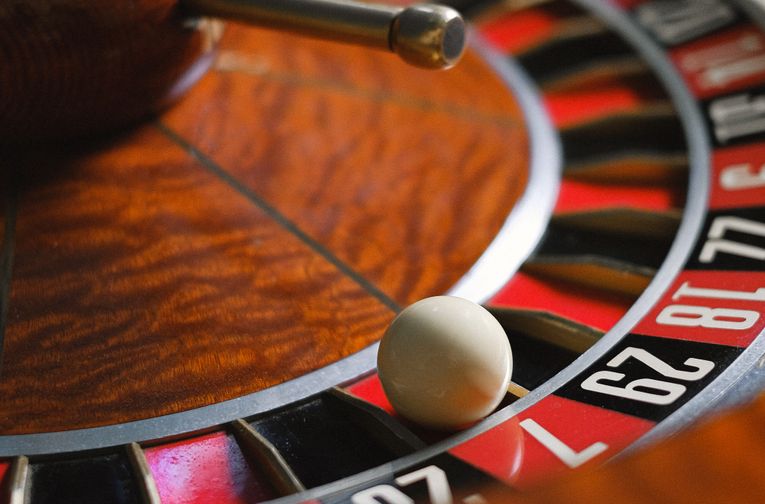 Online Casino: Spielautomaten und Live-Spiele im Überblick