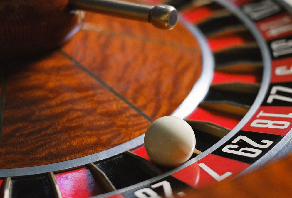 Online Casino: Spielautomaten und Live-Spiele im Überblick