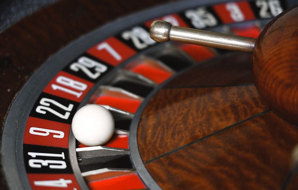 Online Casino: Spielautomaten und Live-Spiele im Überblick