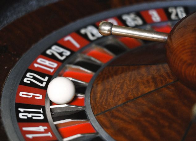 Online Casino: Spielautomaten und Live-Spiele im Überblick