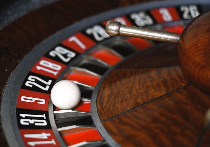 Online Casino: Spielautomaten und Live-Spiele im Überblick