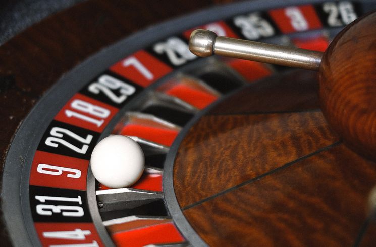 Online Casino: Spielautomaten und Live-Spiele im Überblick