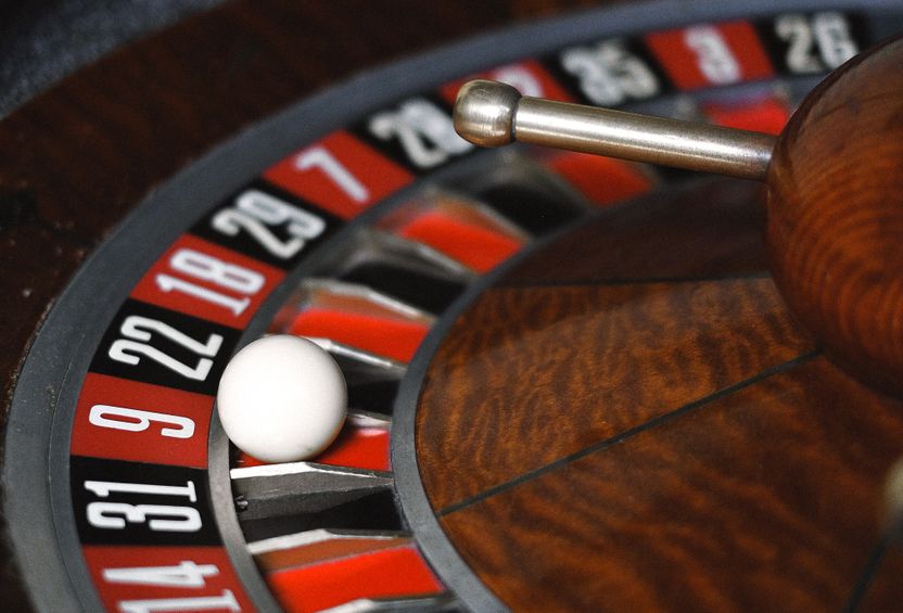 Online Casino: Spielautomaten und Live-Spiele im Überblick