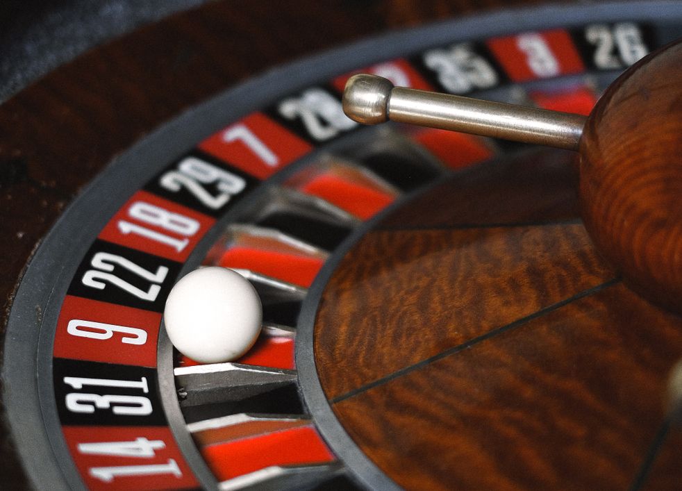 Online Casino: Spielautomaten und Live-Spiele im Überblick