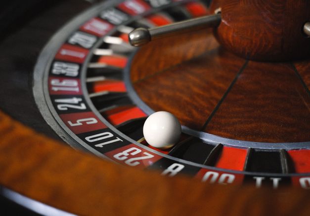 Online Casino: Spielautomaten und Live-Spiele im Überblick