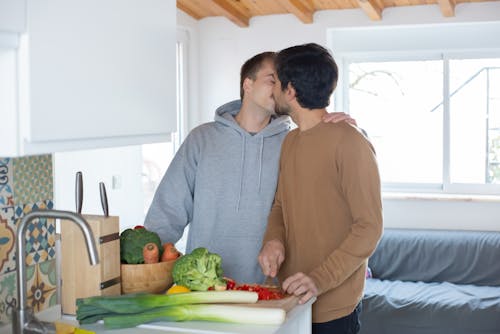 Kostenloses Stock Foto zu homosexuell, küssen, lgbt-h
