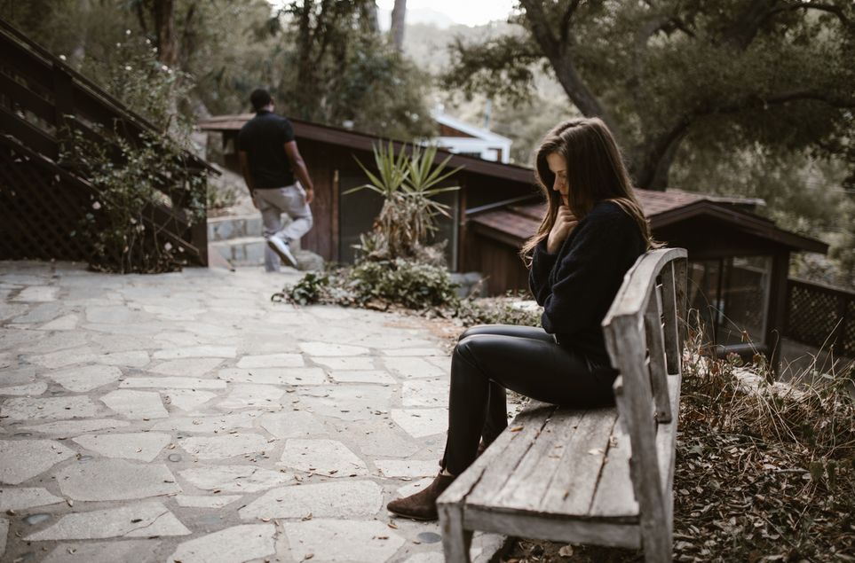 Online dating: starting a conversation on a niche platform