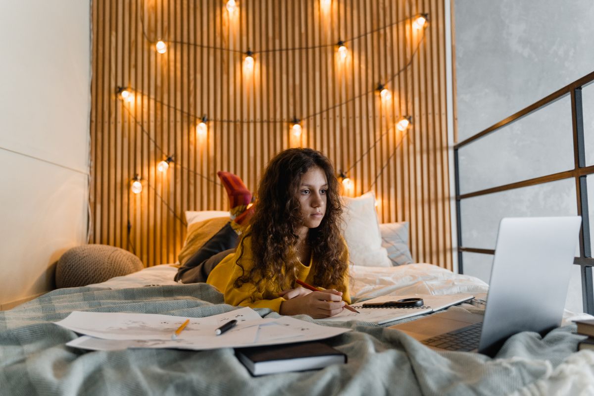 student moves in Croxdale — Student Moves in Croxdale — the working end of the job