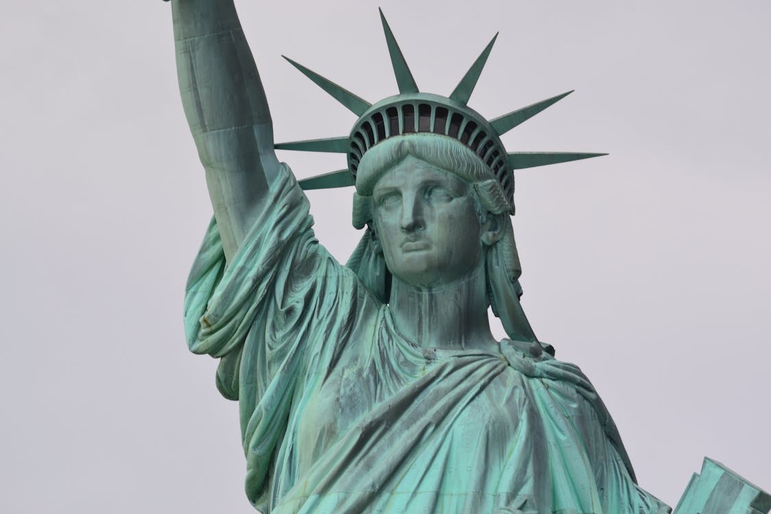 statue of liberty head silhouette