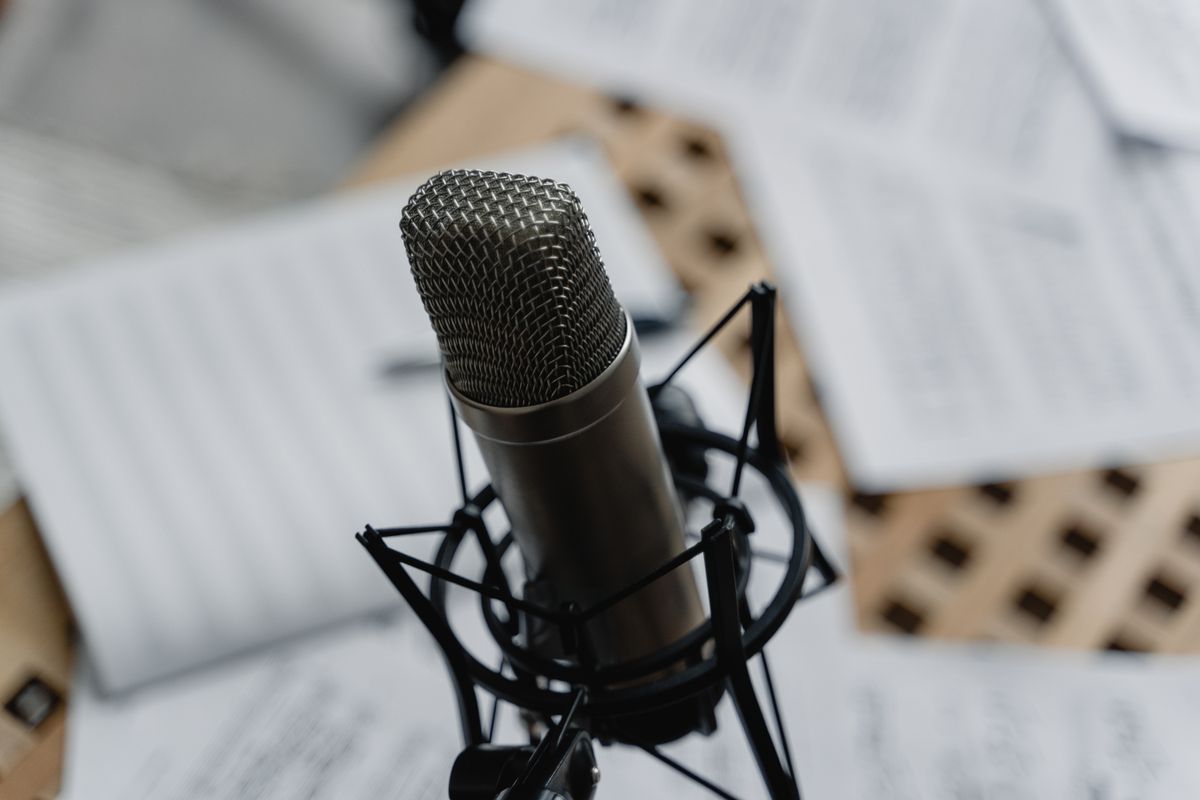 Lisen : l'IA qui lit vos articles avec vos voix clonées