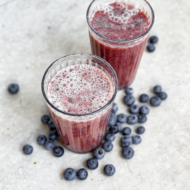 Deep red berry drink with fresh berries — photo by Cook Eat on Pexels