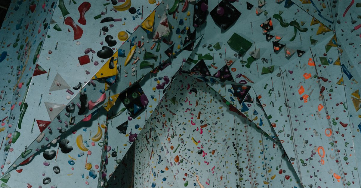 China Takes Five Medals at Climbing World Cup Stop in Chongqing