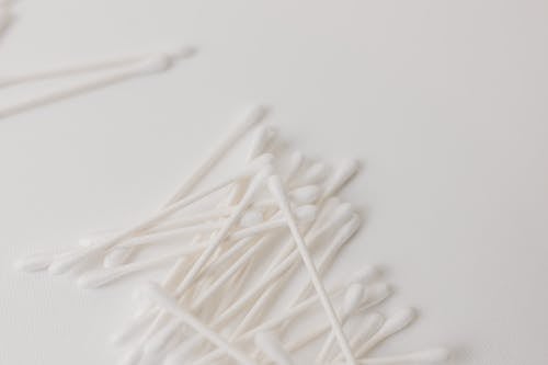 Free A Close-Up Shot of Cotton Swabs Stock Photo