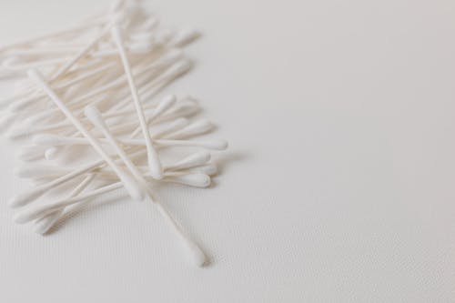 Free 

A Close-Up Shot of Cotton Swabs Stock Photo
