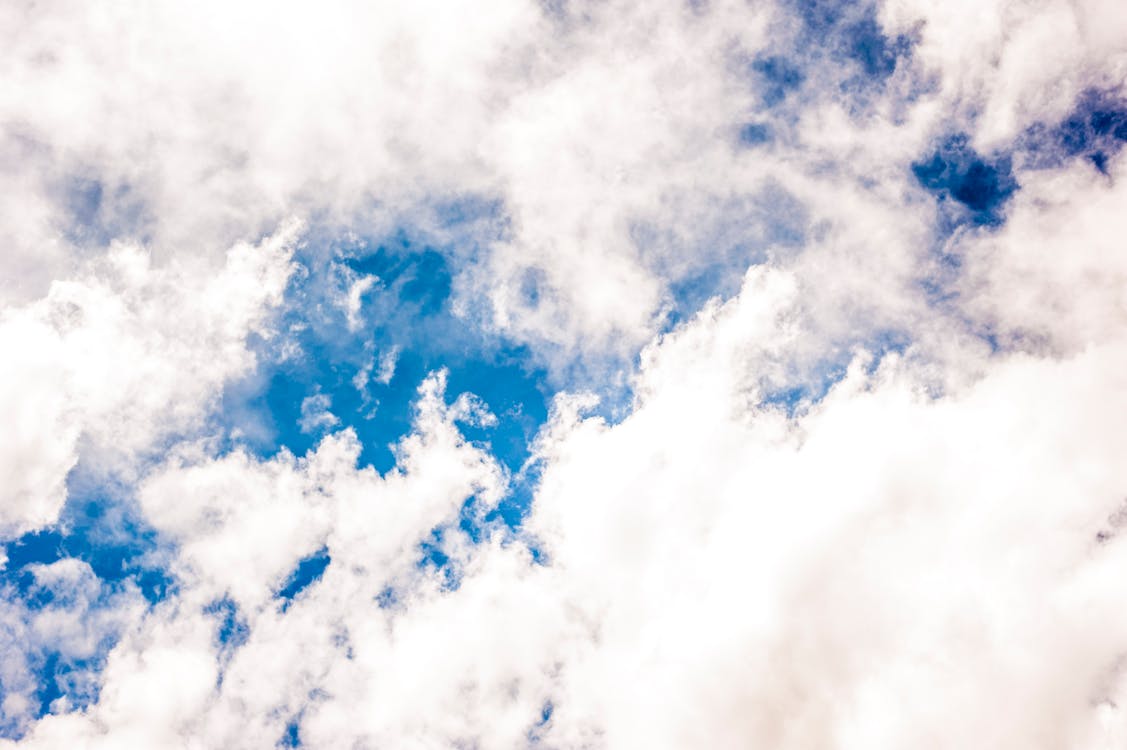 Blauwe Lucht Met Witte Wolken Screenshot
