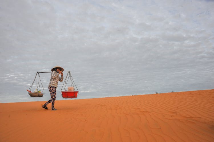 A  Peddler On A Desert