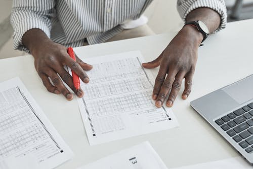 Gratis stockfoto met bovenaanzicht, bureau, docent