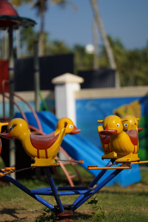 Foto profissional grátis de merry-go-round, parque, parquinho infantil