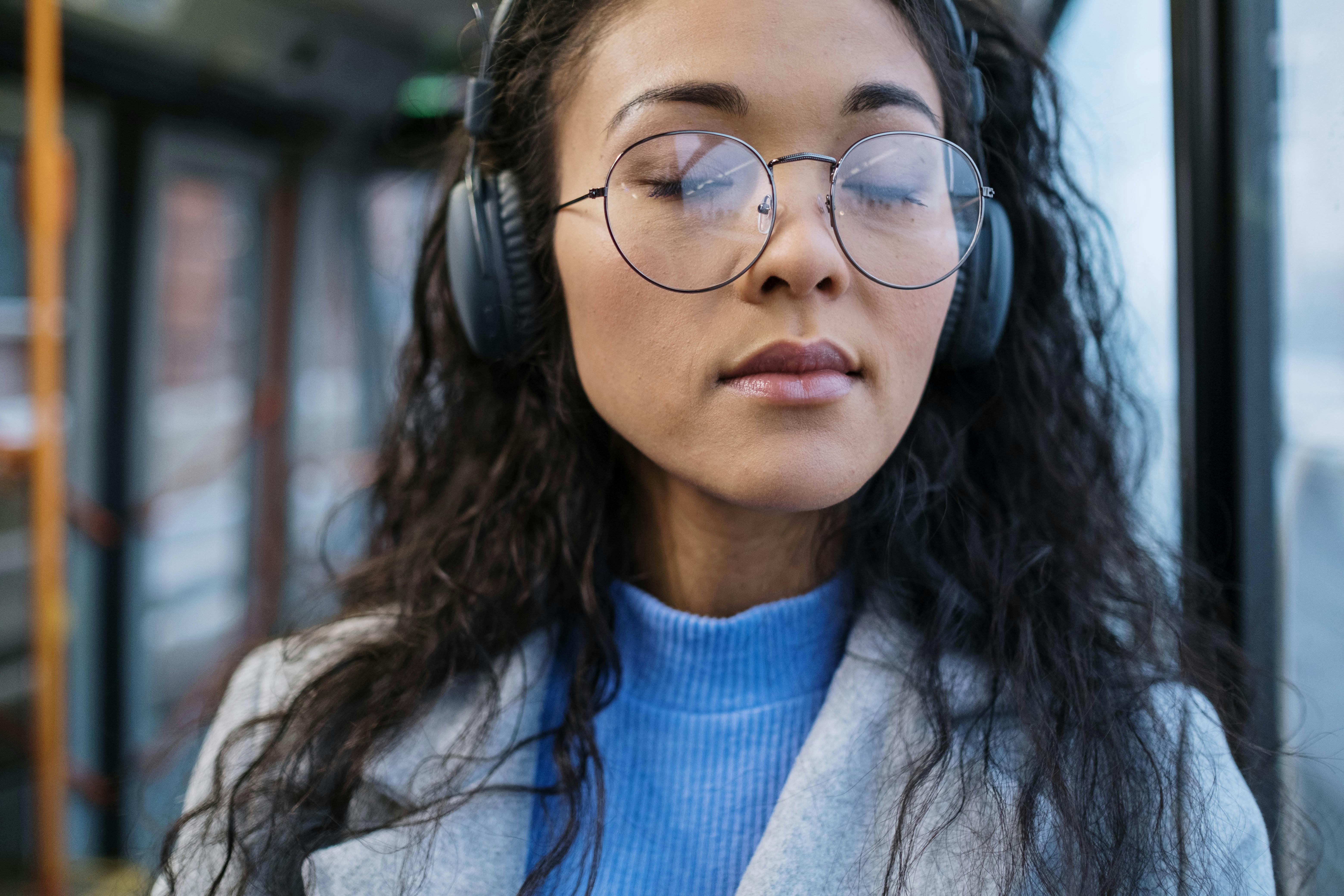 bezplatná Základová fotografie zdarma na téma #krytý, běloch, brunetka Základová fotografie