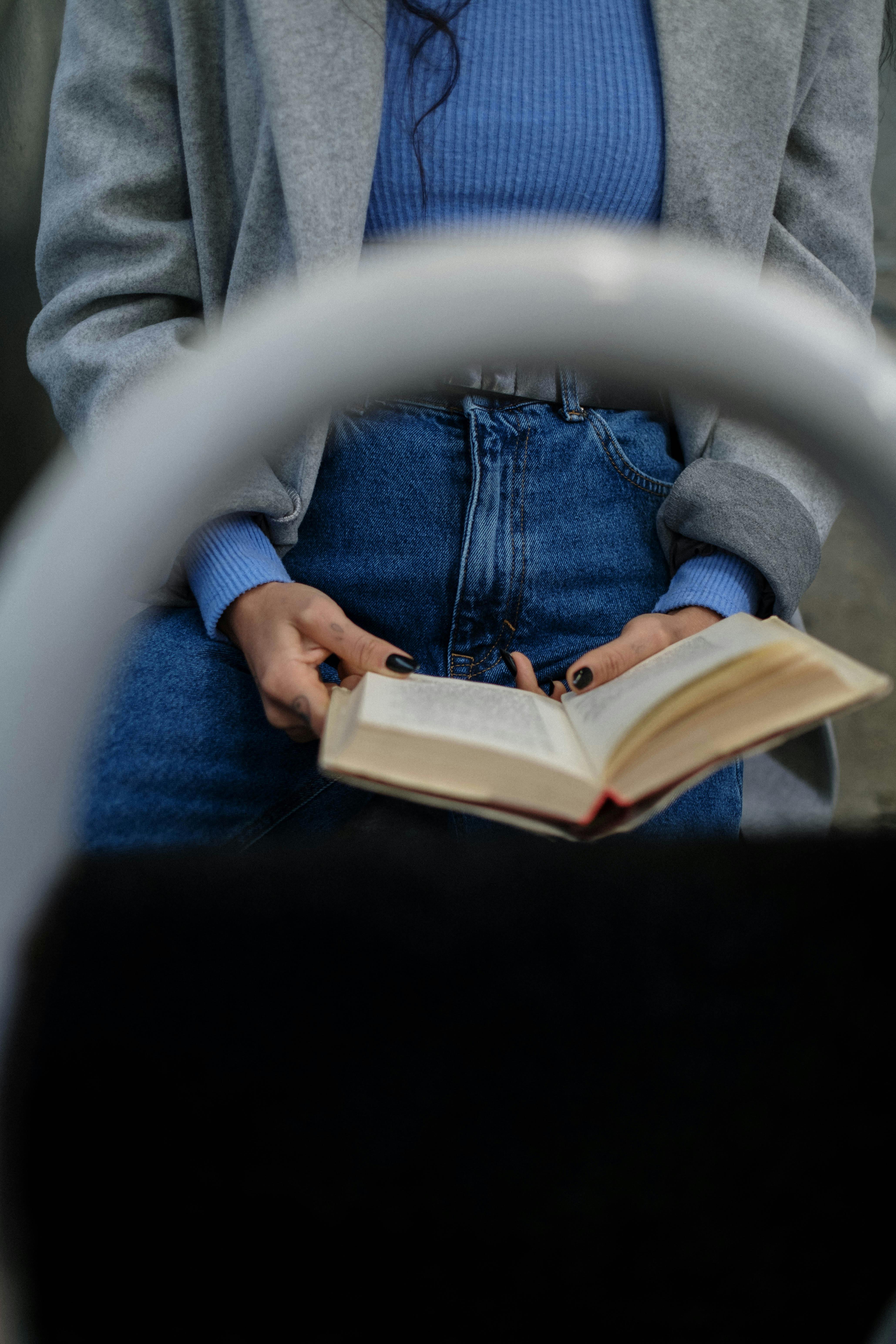 What type of reading is best for the brain?