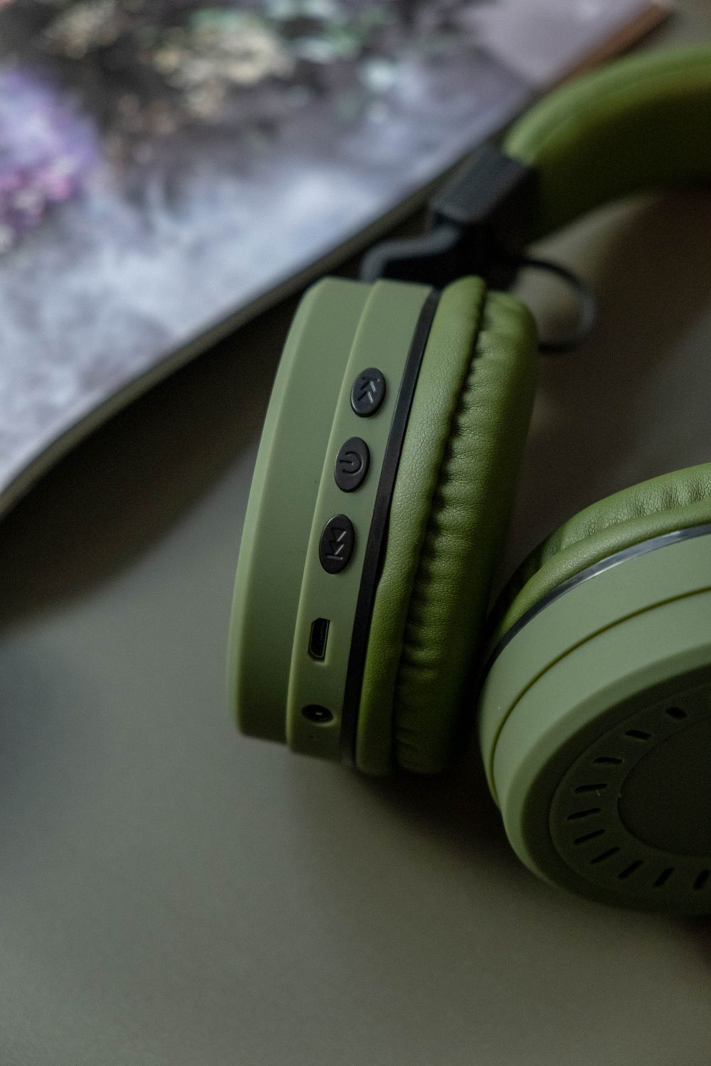 Wireless headphones