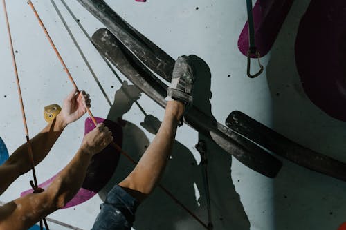 Photos gratuites de à l'intérieur, alpiniste, chaussures