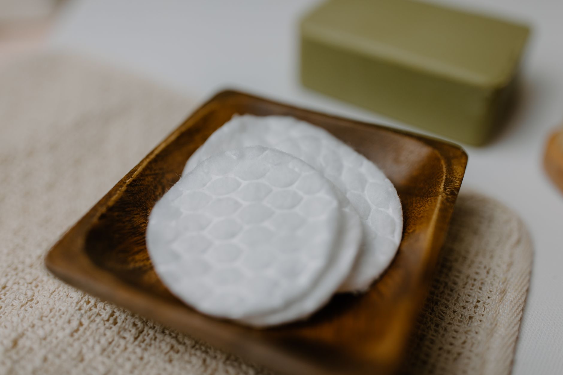 Best Cotton Rounds 2026: Lint-Free Picks for Makeup Removal