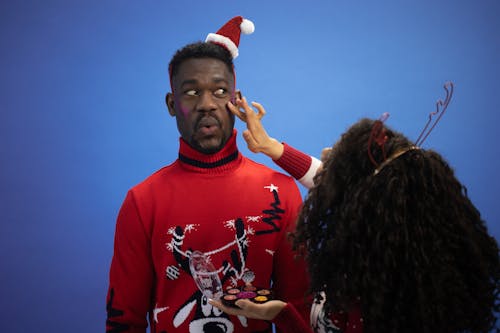 Imagine de stoc gratuită din afro păr, bărbat afro-american, căciulă de Moș Crăciun
