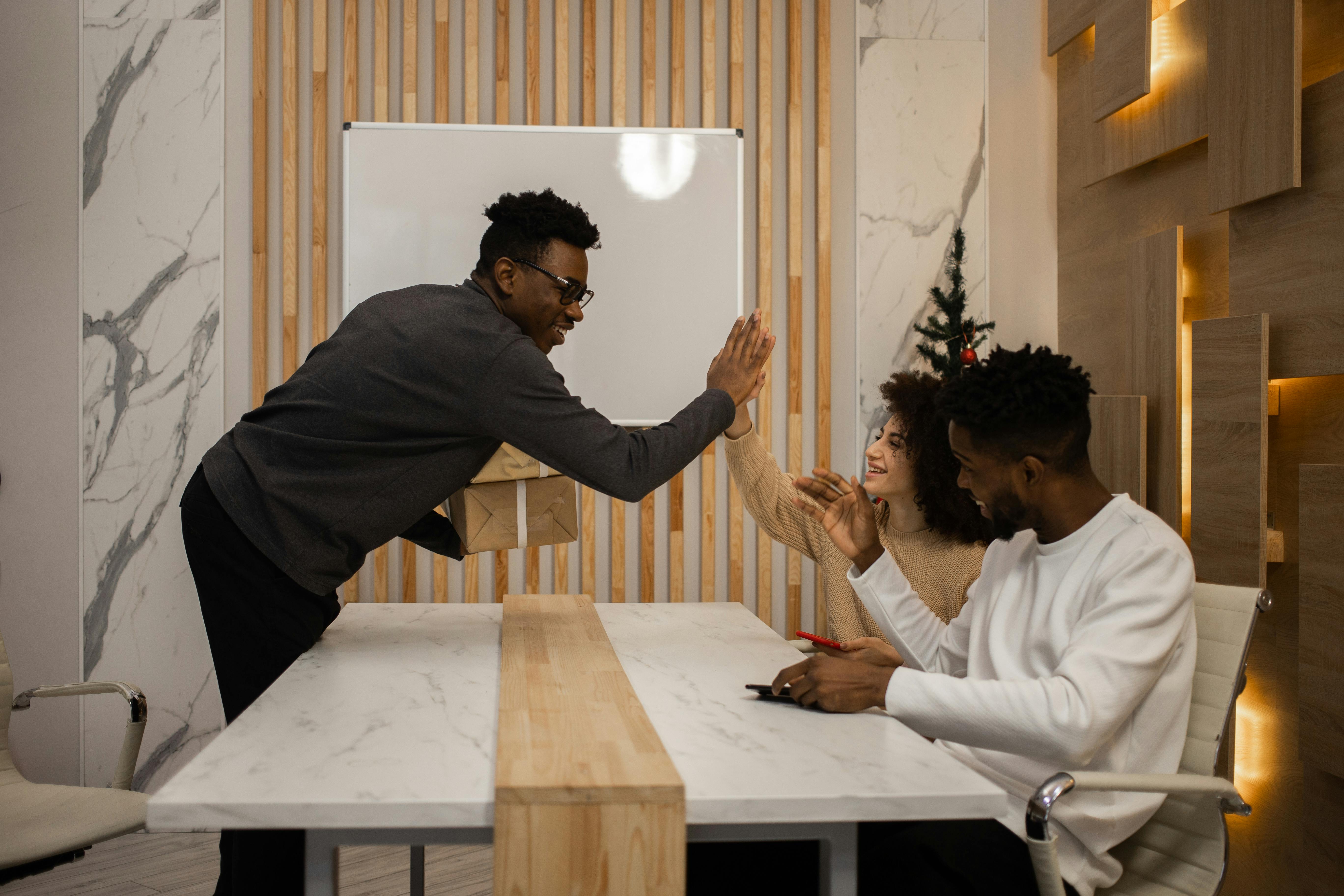 AdvantageClubai Emphasizes Employee Recognition and Engagement Focus — Photo by KATRIN  BOLOVTSOVA on Pexels