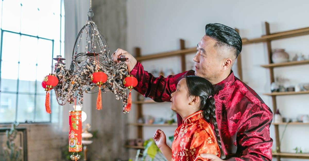 จากภาพวงจรปิดสู่การเดินทาง 800 กิโลเมตร: ลูกสาวกลับบ้านฉลองตรุษจีนกับพ่อ