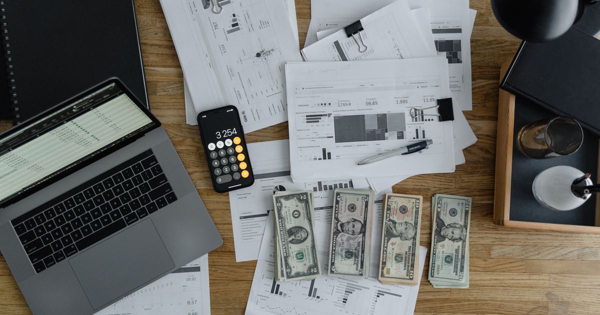 10 Passive Income Ideas That Actually Work in 2026 (Earn $1000+/Month)