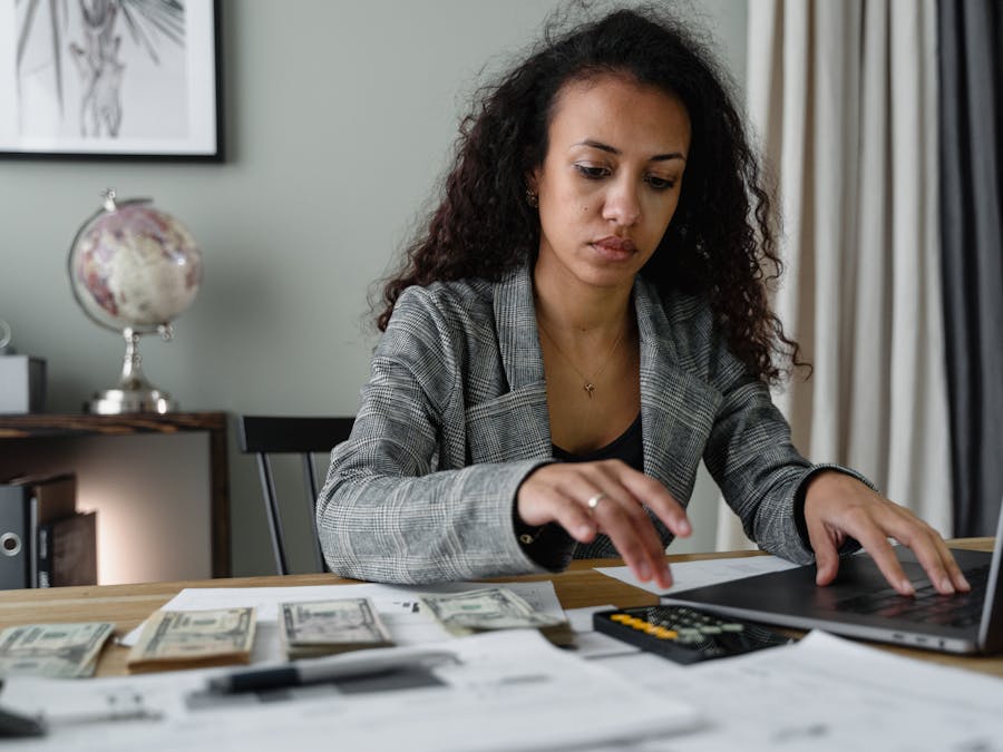 What job makes good money without a degree?