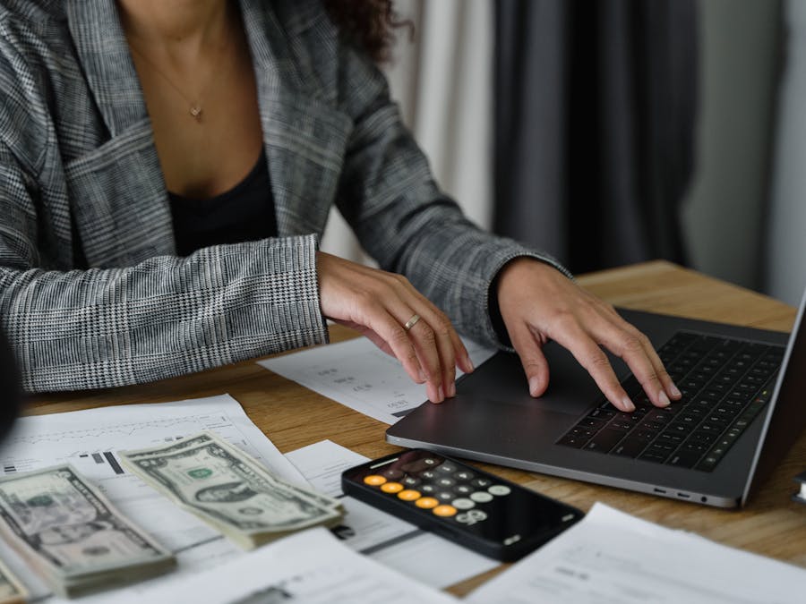 What income is considered rich?