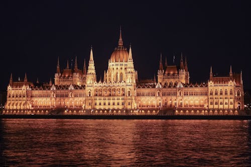 Ilmainen kuvapankkikuva tunnisteilla arkkitehdin suunnitelma, Budapest, ilta Kuvapankkikuva