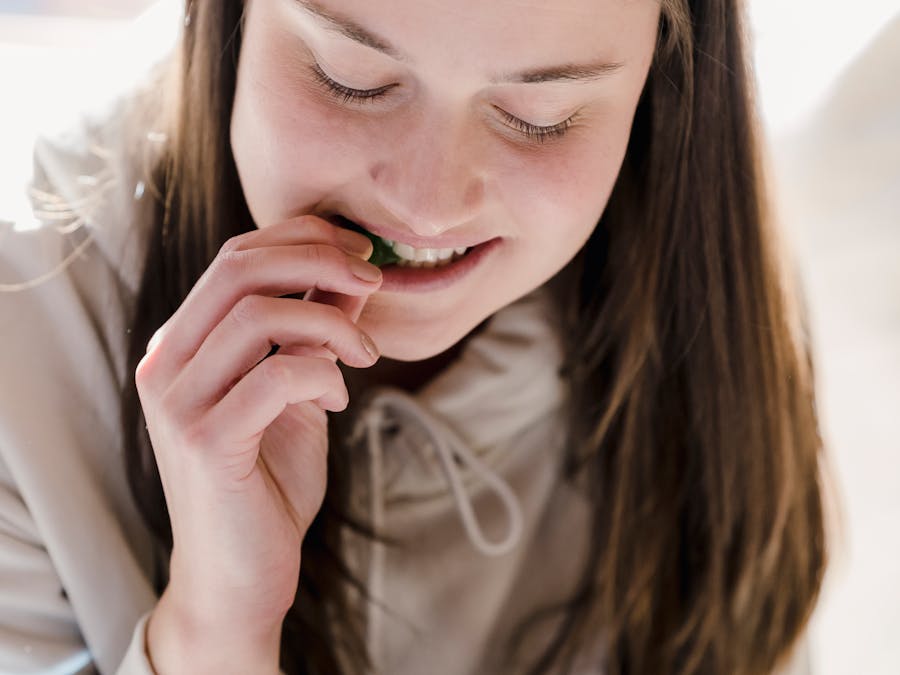 Does chewing gum help turkey neck?