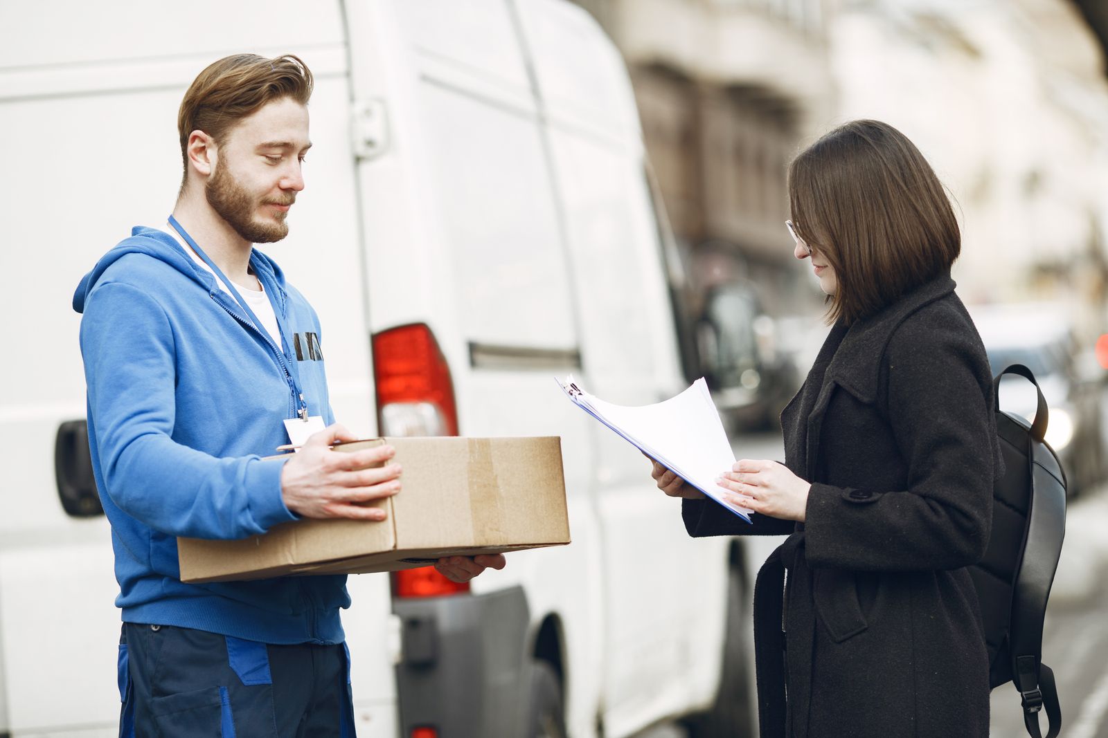 lavoro corriere italia furgone consegne