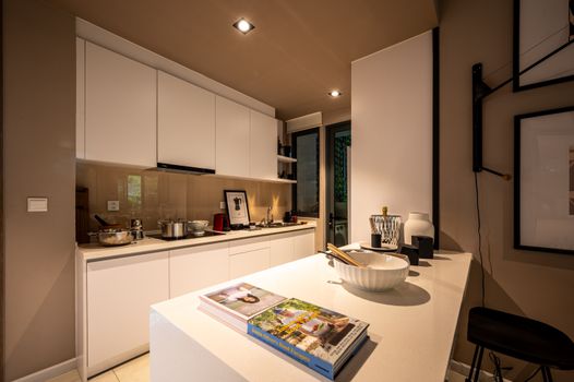 Kiralık oda için uzun süre kalacak güvenilir kişi arıyorum — MANİSA kiralık ilan görseli
